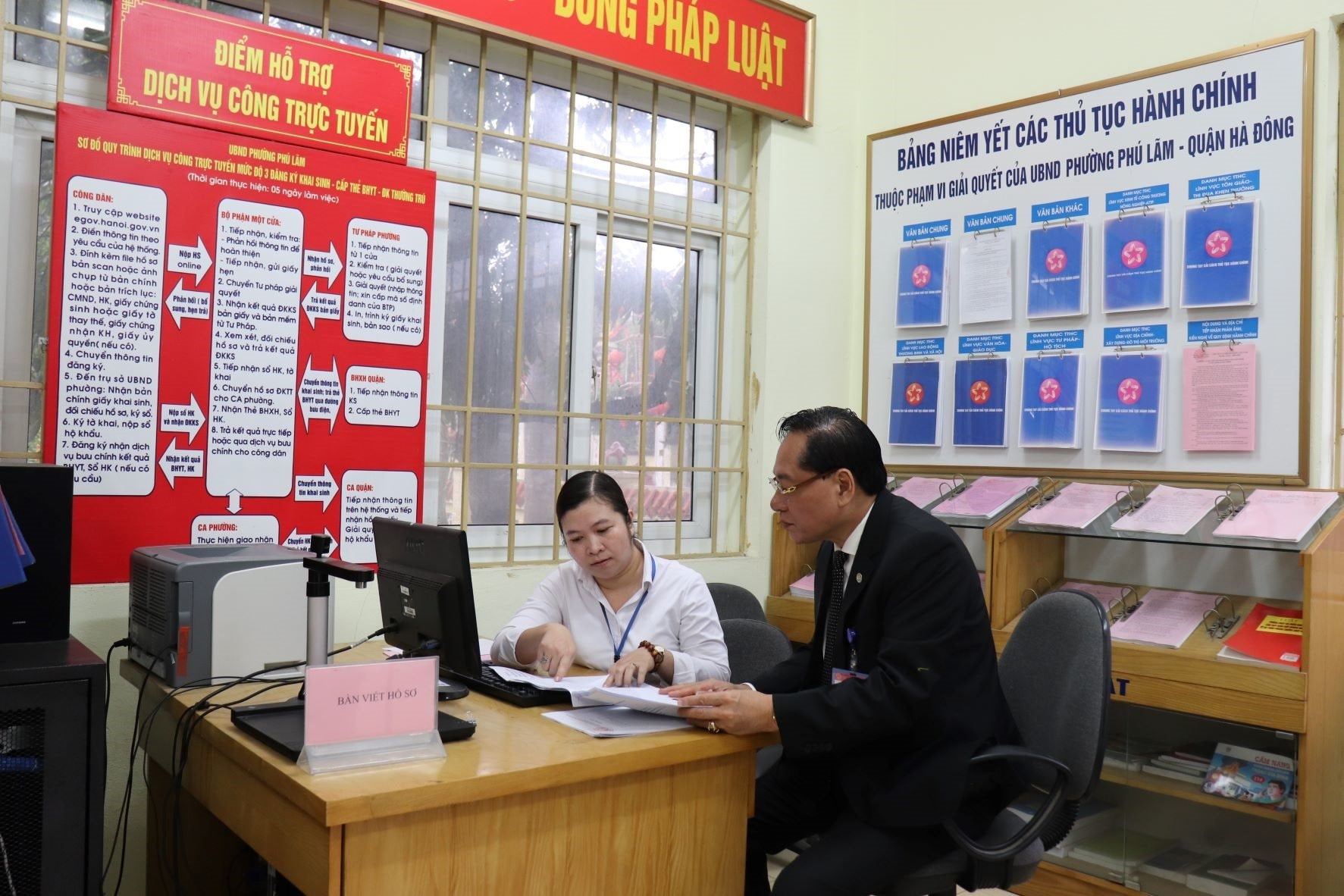 Công chức Hà Nội làm việc tại cơ sở