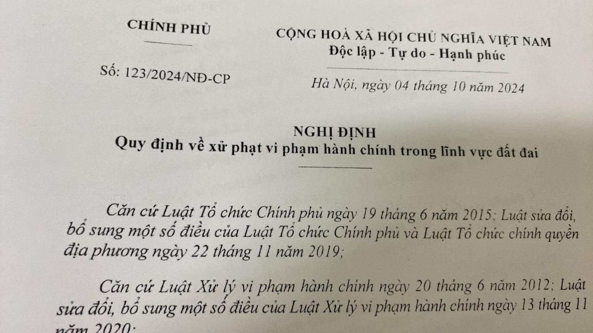 Chính Sách Xử Phạt Đất Đai Hiệu Lực Từ Tháng 8/2026: Chủ Tịch Cấp Xã Được Phạt Đến 250 Triệu Đồng Dành Cho Vi Phạm Đất Đai
