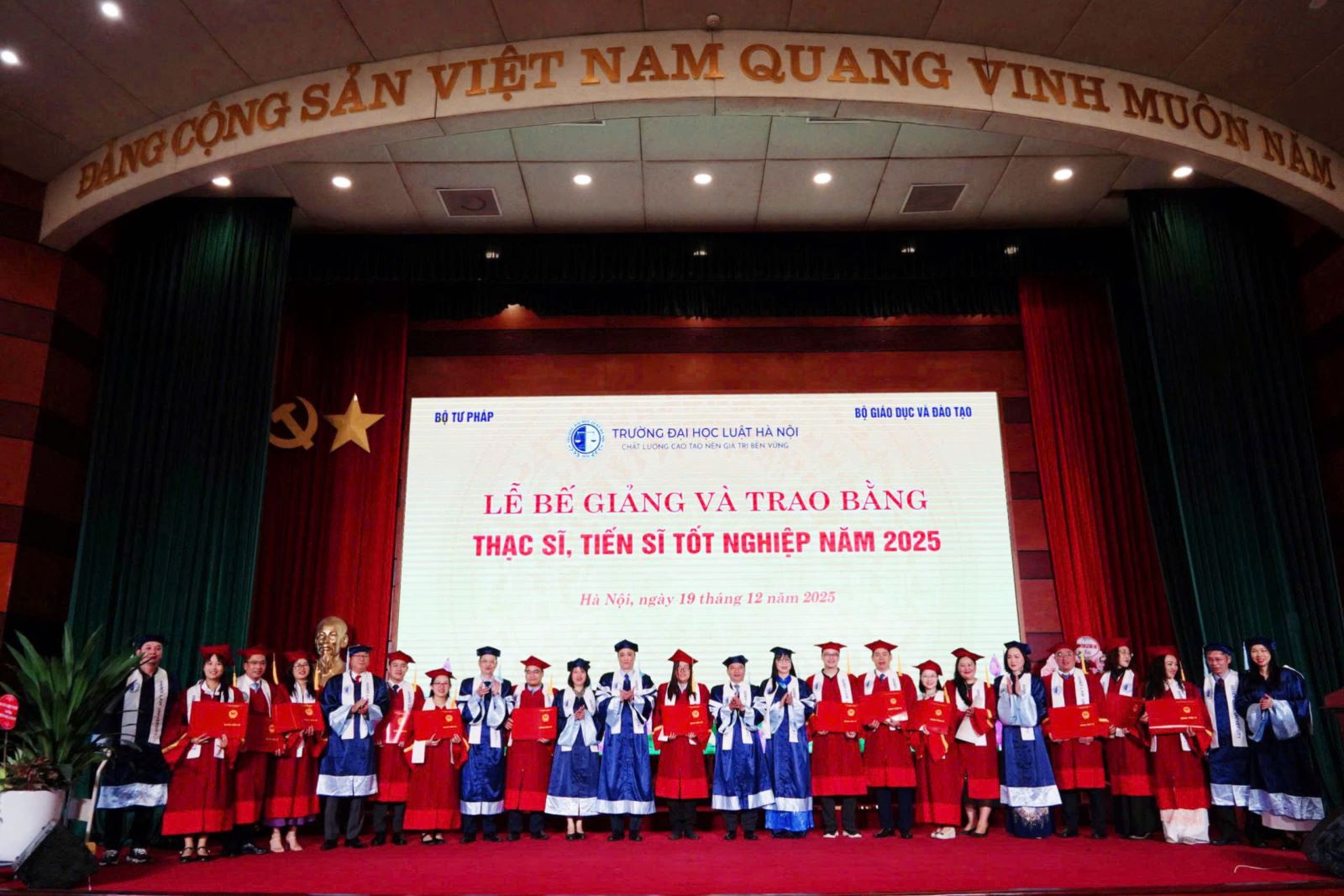 Giảng Viên Đến 45 Tuổi Được Hỗ Trợ Kinh Phí Học Tiến Sĩ Từ 15/08/2026: Điều Kiện &amp; Quyền Lợi Mới Cần Biết!
