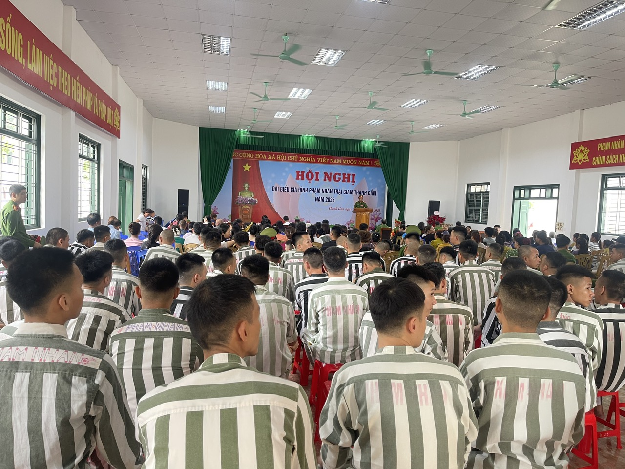 Ai Được Thăm Gặp Phạm Nhân? Chi Tiết Chế Độ Thăm Nuôi Mới Nhất 2026
