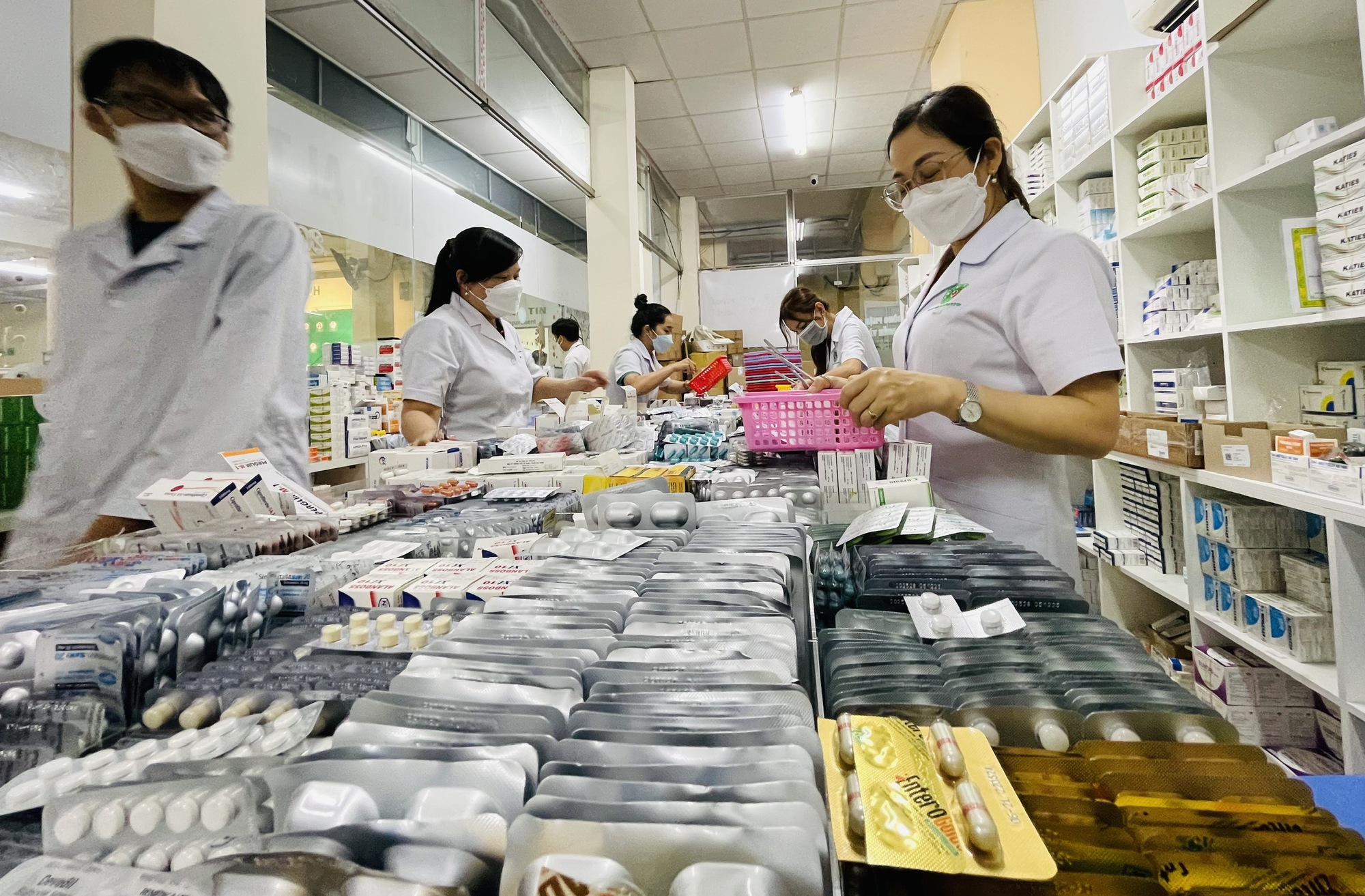 Nhà thuốc và cơ sở bán buôn bắt buộc liên thông dữ liệu dược từ 01/01/2026: Hướng dẫn kỹ thuật và quy định pháp lý mới nhất
