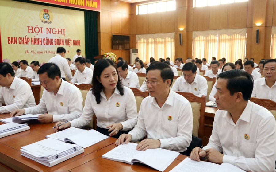 Hội nghị cán bộ công đoàn Việt Nam thảo luận về chính sách mới