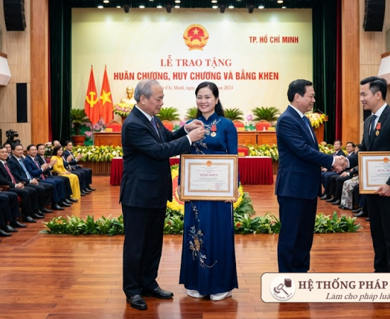 Siết chặt quản lý Livestream bán hàng từ 2026: Bắt buộc xác thực danh tính qua VNeID để bảo vệ người tiêu dùng